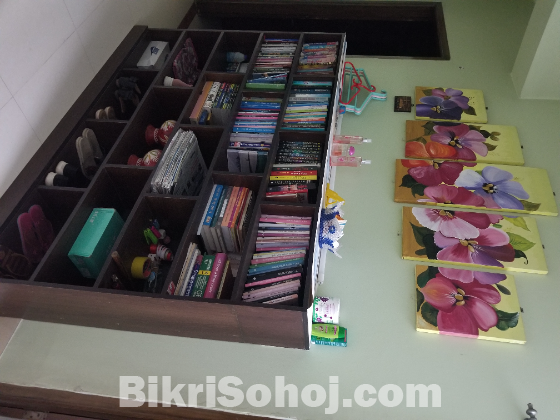 বুক সেলফ